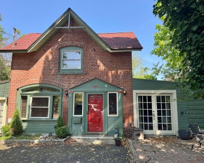 2 Bedroom 1BA 1088 ft Furnished House For Rent in New Haven, CT