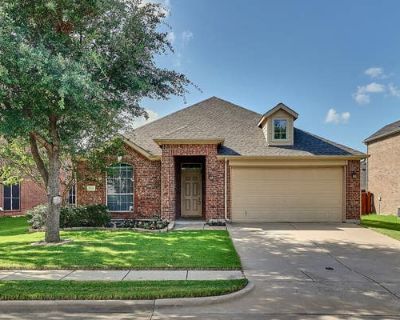 3 Bedroom 2BA 2097 ft Single Family Home For Sale in GRAND PRAIRIE, TX