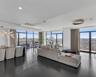 3 Bedroom 3BA 3167 ft Condo For Rent in Atlanta, GA