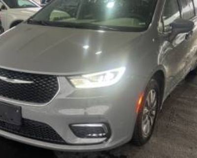 Used 2022 Chrysler Pacifica Hybrid Touring L