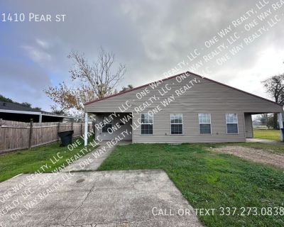 3 Bedroom 2BA Pet-Friendly Single-family home For Rent in Lake Charles, LA