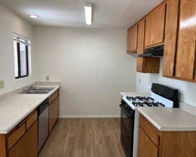 2 Bedroom 1.5BA 882 ft Apartment For Rent in Santa Maria, CA