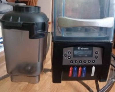 Industrial/restaurant quality blender