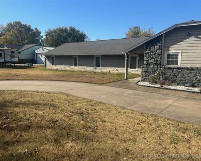 6 Bedroom 2BA 2714 ft Single Family Home For Sale in BROKEN ARROW, OK