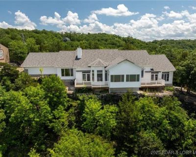 3 Bedroom 3BA 3716 ft Furnished Single Family Home For Sale in OSAGE BEACH, MO