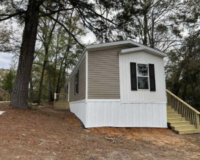 2 Bedroom 2BA 896 ft Mobile Home For Rent in Tallahassee, FL