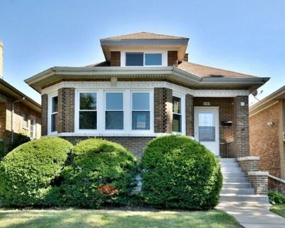 N Th Ave, Elmwood Park, Home For Sale