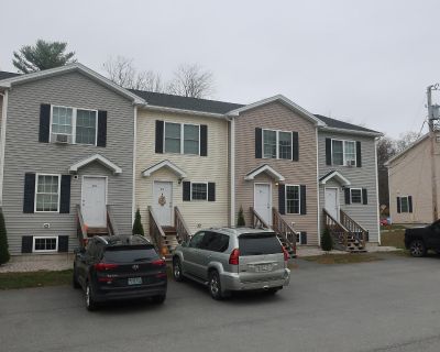 2 Bedroom 2BA 1280 ft Pet-Friendly Townhouse For Rent in Bangor, ME