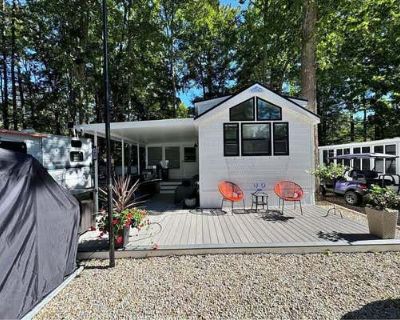 5 Bedroom 1BA 330 ft Furnished Mobile Home For Sale in OLD ORCHARD BEACH, ME