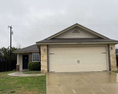 360 Virtual Tour Available. image_url. W/D hookup Pet friendly Garage Bathtub Unit Amenities bathtub w/d hookup Property Amenities pet friendly on-site laundry parking garage cats allowed dogs allowed. Pets allowed. 3 Bedroom. 2 Bathroom. 1285 ft