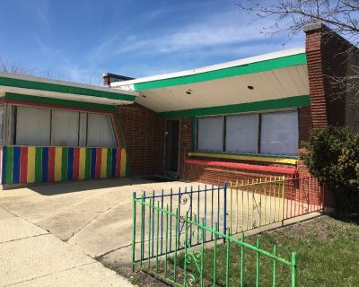 HUGE MAYWOOD ILLINOIS STOREFRONT FOR RENT