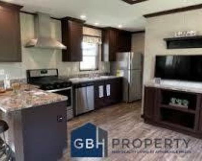 3 Bedroom 1BA 924 ft Mobile Home For Rent in Hiawatha, IA