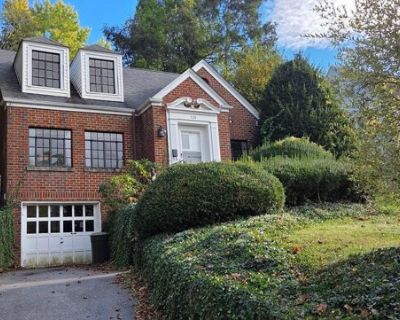 Parkway Ave, Bluefield, Home For Sale