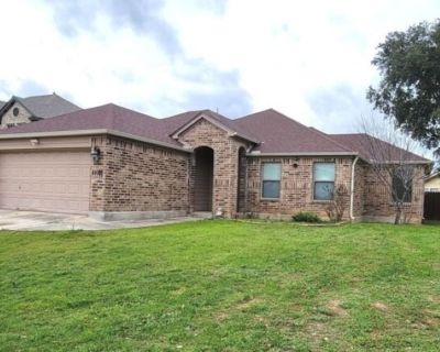 8407 Bluff Bend Dr - Home For Sale 3/2/2 in San Antonio, TX 78250