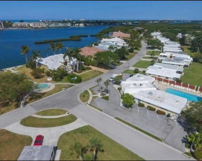 This listing is a mid term rental (30 days or longer) on https://homads.com/. Fully furnished, 2 bedroom, 2 bath available June 2025. Non-smoking and pet-free. 4 miles from Sarasota Memorial Hospital. 1 mile to Siesta Key and 5 miles to downtown Sarasota. This villa is located in a beautiful, quiet neighborhood, across from the inter-coastal. Contact us for more information. Available for annua...