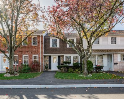 2 Bedroom 1BA 1280 ft Condo For Sale in Milford, CT