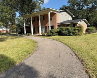 106 Longacre Dr. Stately 4 bedroom, 2.5 bath sits on 1/3 acre with h shaped circular driveway and faces the exclusive CCC golf course. This part of neighborhood feeders into the prestiguous subdivision of Forest Estates. Double front doors lead you into the foyer with wood staircase leading to the second floor boasting 3 bedrooms, Tub/shower bath w/large double vanity. Dining Room is located of...