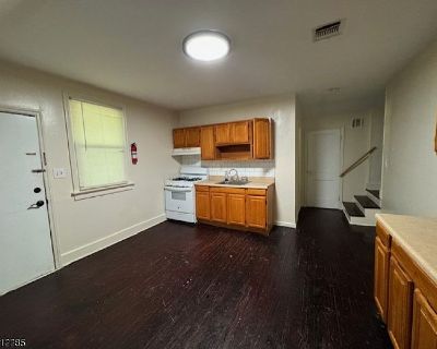 2 Bedroom 1BA Multifamily House For Rent in Hampton, NJ