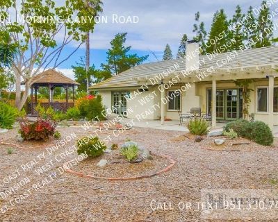 3 Bedroom 2BA 2354 ft Pet-Friendly Single-family home For Rent in Oceanside, CA