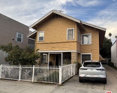 2 Bedroom 2BA 890 ft Apartment For Rent in Los Angeles, CA