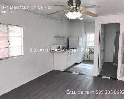 1BA 300 ft Pet-Friendly Apartment For Rent in Albuquerque, NM