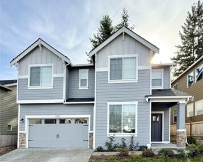 12002 10th Pl SE. Immaculate Lake Stevens home-never rented and better than new! This upgraded 4 Bed + main floor den + loft, 2.5 Bath home offers modern luxury at $3,799/mo. Gourmet kitchen w/slab quartz, oversized island, gas cooktop, Double wall oven, butler's pantry and Stainless steel appliences. Open great room and dining ideal for entertaining. Main-floor den w/ 1/2 Bath. Upstairs: spaci...