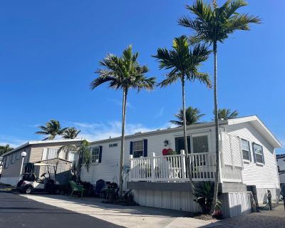 2 Bedroom 2BA 858 ft Furnished Pet-Friendly Mobile Home For Sale in Hutchinson Island, FL