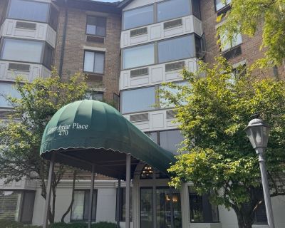3 Bedroom 2BA 1906 ft Condo For Sale in Glen Ellyn, IL