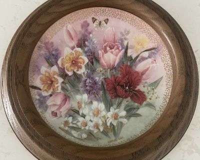 Collector plate and wooden frame