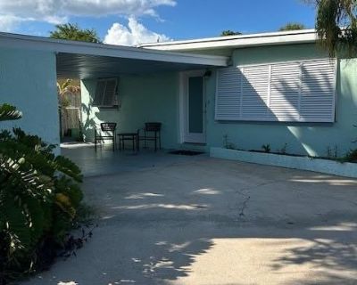 3 Bedroom 1BA 1052 ft Furnished Apartment For Rent in Cape Canaveral, FL