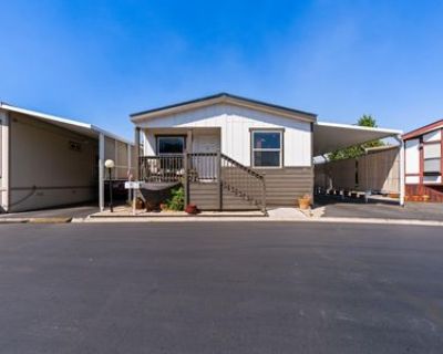 2 Bedroom 2BA 1326 ft Mobile Home For Sale in Brentwood, CA