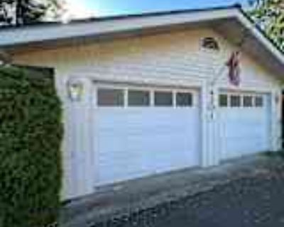 3 Bedroom 2BA 3240 ft² House For Rent in Bellevue, WA 4201 120th Ave SE