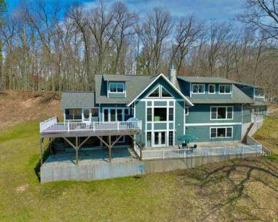 5 Bedroom 4BA 4964 ft Single Family Home For Sale in LUDINGTON, MI