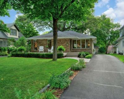 Wayzata 3 bedroom 3 bath Charmer- Available NOW -Reduced Winter Rent. image_url. On-site laundry Patio / balcony Granite counters Pet friendly Guest suite Fireplace Unit Amenities fireplace granite counters patio / balcony Property Amenities pet friendly on-site laundry guest suite. 3 Bedroom. 3 Bathroom. 3203 ft