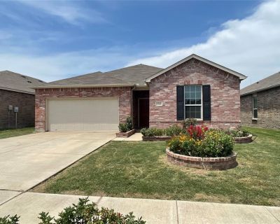 7753 Berrenda Drive. Property for Rent in Fort Worth, TX for $2,100 with 3 bedrooms and 2 full baths. This 1,447 square foot property was built in 2013 on a lot size of 0.126.. None. Well-maintained 3-bedroom, 2-bath single-story home in the Parr Trust community. Features an open floorplan, spacious living area, and a split-bedroom layout. The primary suite includes a walk-in closet and private...
