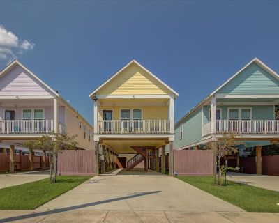 2 Bedroom 2BA 1240 ft² Furnished Home For Rent in Galveston, TX