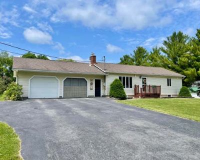 2 Bedroom 2BA 1092 ft Single Family Home For Sale in CHAMPLAIN, NY