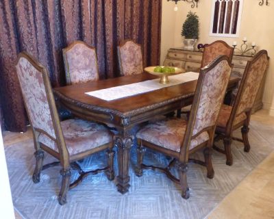 Dining Table & 6 Chairs