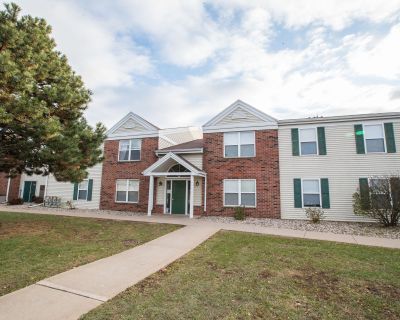 2 Bedroom 1.5BA 1016 ft Pet-Friendly Apartment For Rent in Neenah, WI