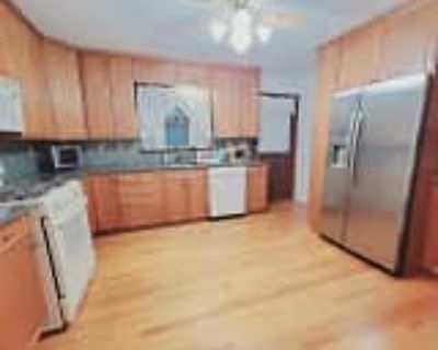 3 Bedroom 1BA 1100 ft² Pet-Friendly Apartment For Rent in Stamford, CT 12 Houston Terrace unit 1