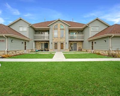 2 Bedroom 2BA 1338 ft Condominium For Sale in OAK CREEK, WI