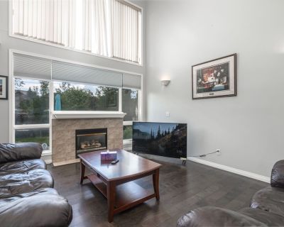 4 beds 3 bath house vacation rental in Calgary, AB