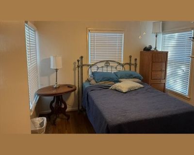 Room for Rent in 2 bedrooms House, Dallas, Texas