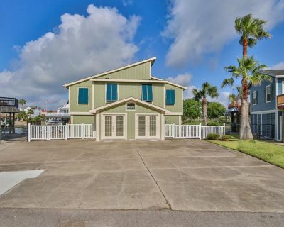 3 Bedroom 2BA 2529 ft Single-Family House For Sale in Tiki Island, TX