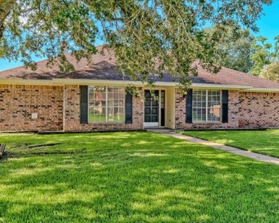 4 Bedroom 3BA 2473 ft Single Family Home For Sale in BEAUMONT, TX