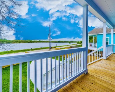 4620 North Railroad Avenue. Property for Rent in Hitchcock, TX for $2,100 with 3 bedrooms and 2 full baths, 1 half bath. This 1,568 square foot property was built in 2025 on a lot size of 0.2495.. Experience lakeside living in this brand-new, elevated home available for lease! Featuring 3 bedrooms, 2.5 baths, and 1,568 sqft of thoughtfully designed space, this home offers modern updates and ser...