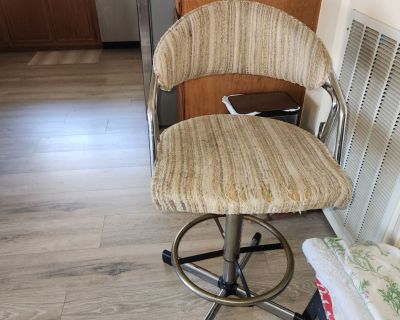 Bar stool