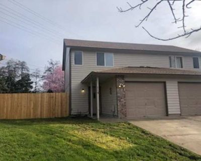 3 Bedroom 1.5BA 1096 ft Apartment For Rent in Springfield, OR
