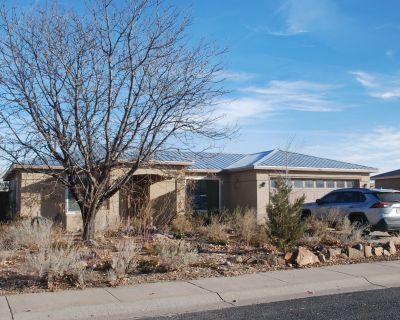 2 Bedroom 2BA 1024 ft Apartment For Rent in Los Lunas, NM