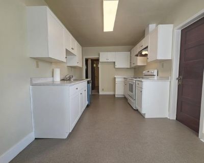 Newly renovated 3 Bedroom Home in Departure Bay